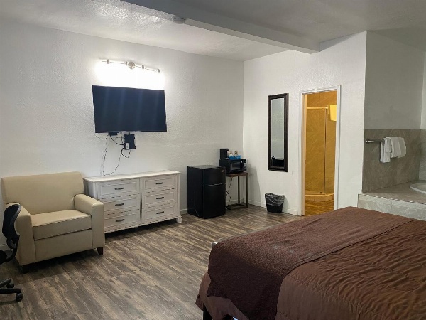 Big Pines Mountain House Main image